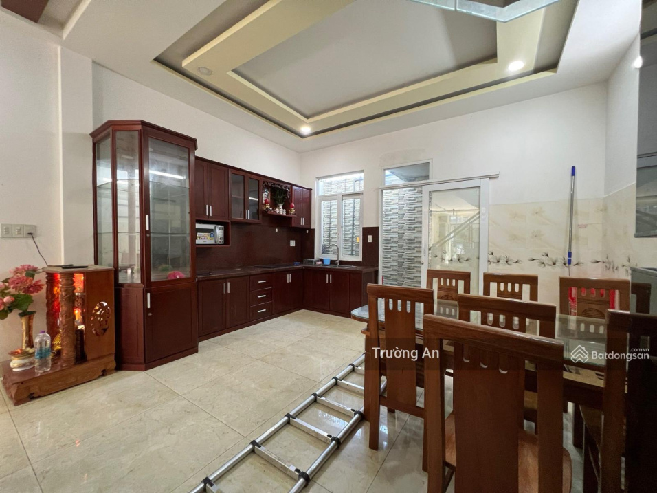 Bán nhà 3 tầng KĐT Lê Hồng Phong 1, Hướng Nam, có sổ hồng đường 13m, giá 5,8 tỷ