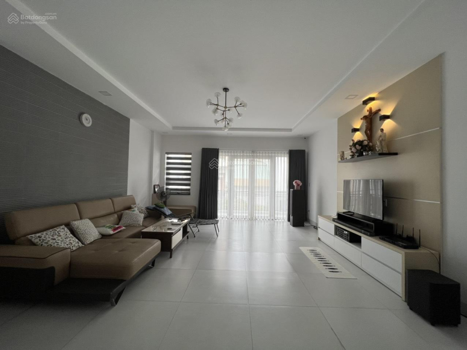 Bán nhà 3 tầng VIP ngang 6m hẻm thông ô tô 5m đường Cao Bá Quát, P. Phước Tân, NT - Hướng Đông Nam