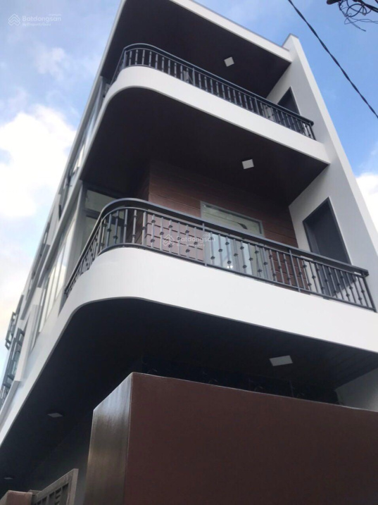 Bán nhà 3 tầng đường hẻm 2/4 Vạn Thắng, Nha Trang. Dt nền 66,1m2, căn góc, có 3 PN - Giá 3,65 tỷ