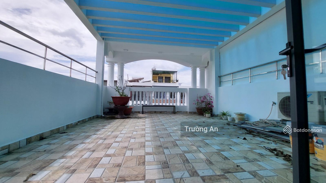 Bán nhà 4 lầu mặt tiền đường A2 VCN Phước Hải cách Tố Hữu chỉ 100m. Chỉ 9,5 tỷ