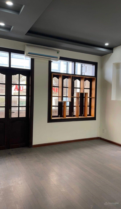 Bán nhà 4 tầng mặt tiền Nguyễn Thị Minh Khai, P. Tân Lập NT