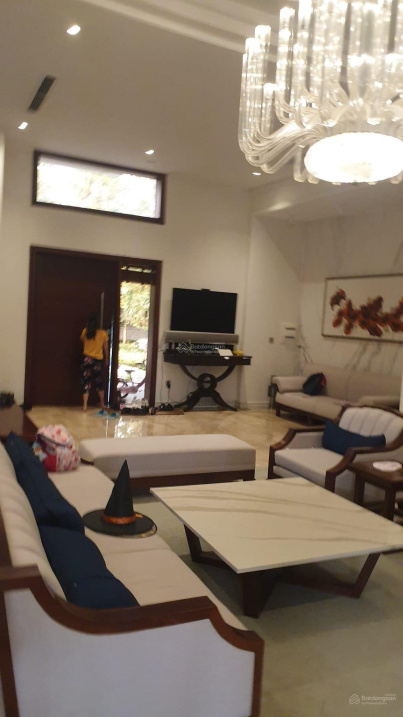 Bán nhà 5 căn Đội Cấn 35m2x5T, MT 5m, giá 4,3 tỷ/căn, 4 ngủ, rộng thoáng