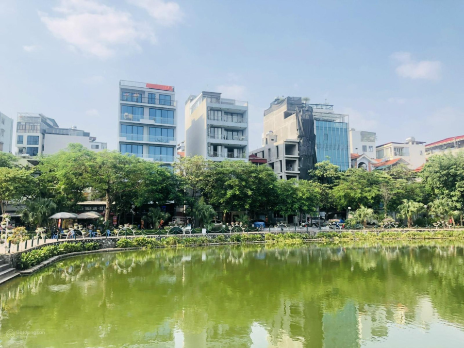 Bán nhà 6T mặt phố Trịnh Công Sơn Tây Hồ MT gần 8m giá chỉ 3x tỷ