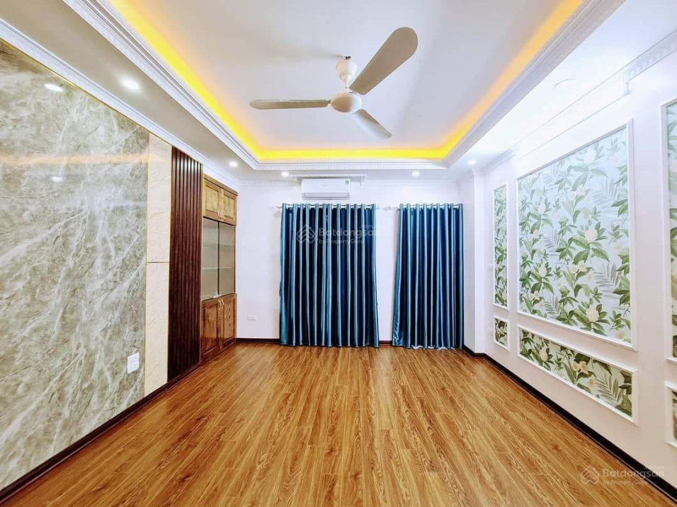 Bán nhà Cầu Diễn, Bắc Từ Liêm, nhà đẹp, Gara ô tô, thang máy, kinh doanh, 2 mặt ngõ, 63m2, 8 tỷ