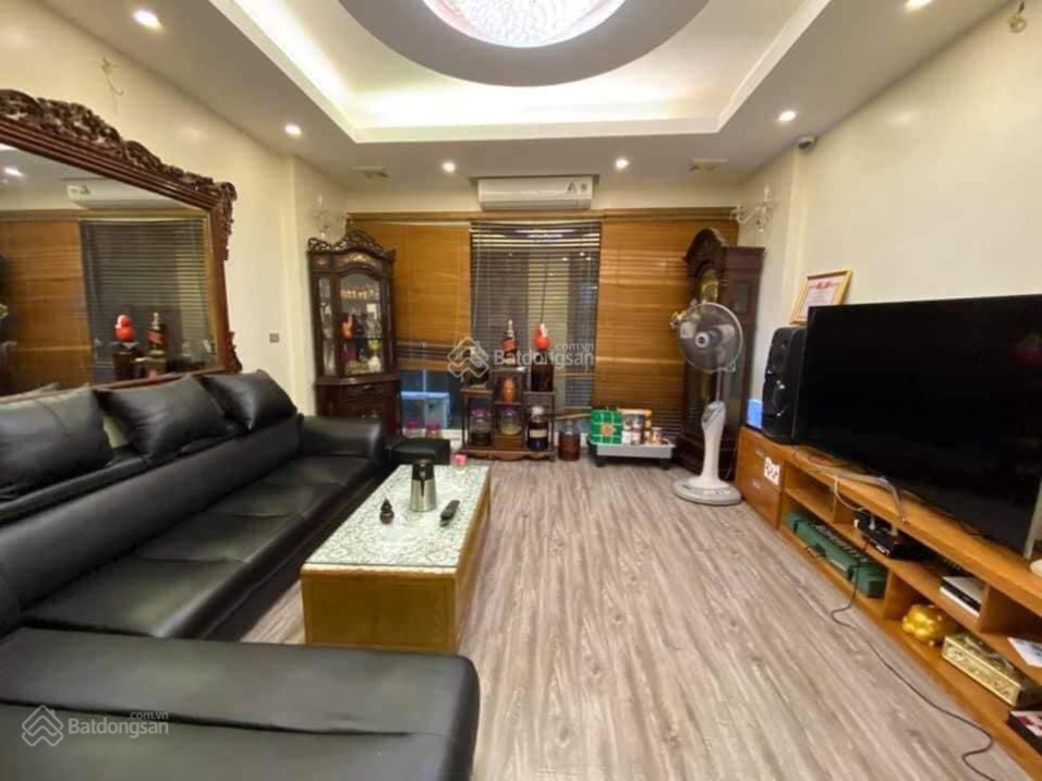 Bán nhà Đặng Tiến Đông, Hoàng Cầu ngõ rộng gần mặt phố, lô góc siêu thoáng nhỉnh 5 tỷ