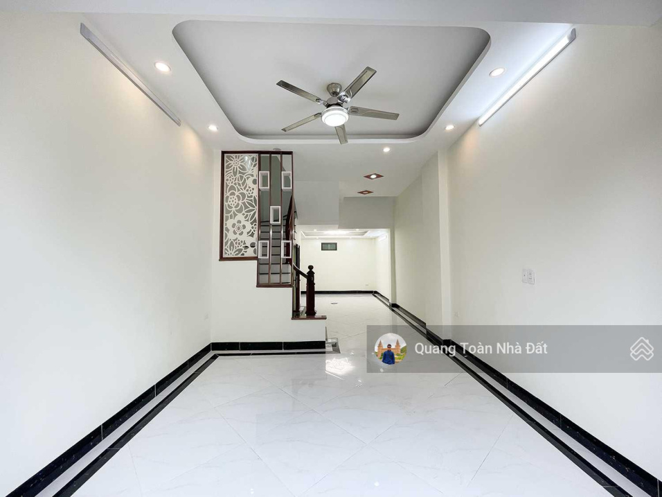 Bán nhà Di Trạch ô tô 7 chỗ đỗ cửa, gần khu hành chính, diện tích 40m2 x4 tầng 5PN, giá 3.4 tỷ