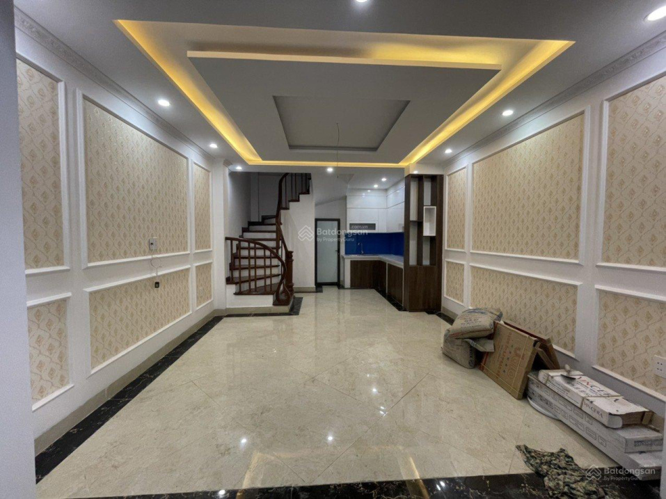 Bán nhà Hoa Bằng, Yên Hòa, Cầu Giấy 40m2 xây 5 tầng mới, ngõ rộng cách đường ô tô 10m giá 4.8 tỷ