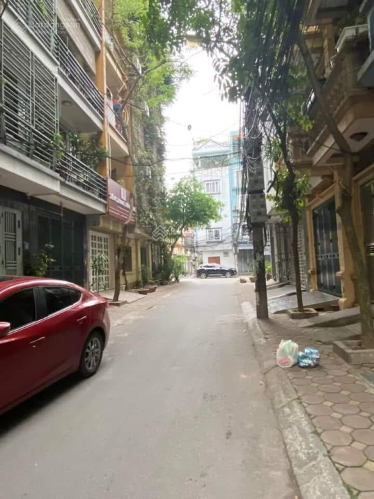 Bán nhà Hoàng Quốc Việt - Hoàng Sâm - Cầu Giấy - 42m2 - 6T - thang máy - ô tô - nhà đẹp - 8.6 tỷ