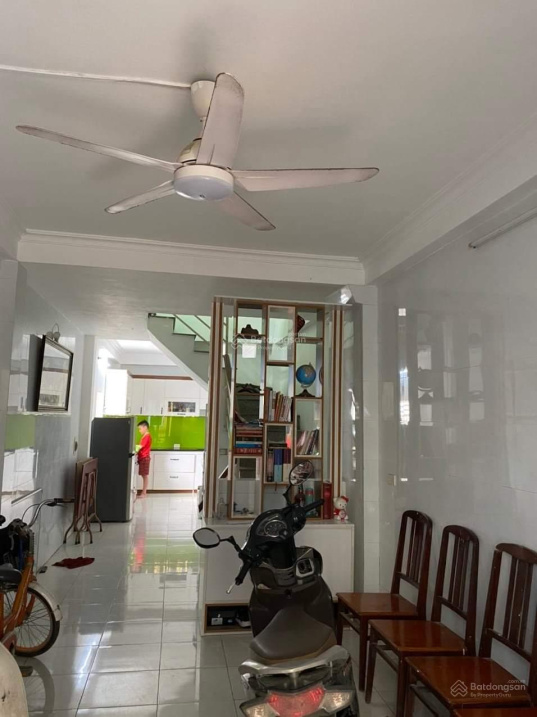 Bán nhà Hữu Lê, Hữu Hòa, Thanh Trì, 42 m2, 3 tầng, nhà nằm vị trí lô góc, thoáng mát, rất yên tĩnh