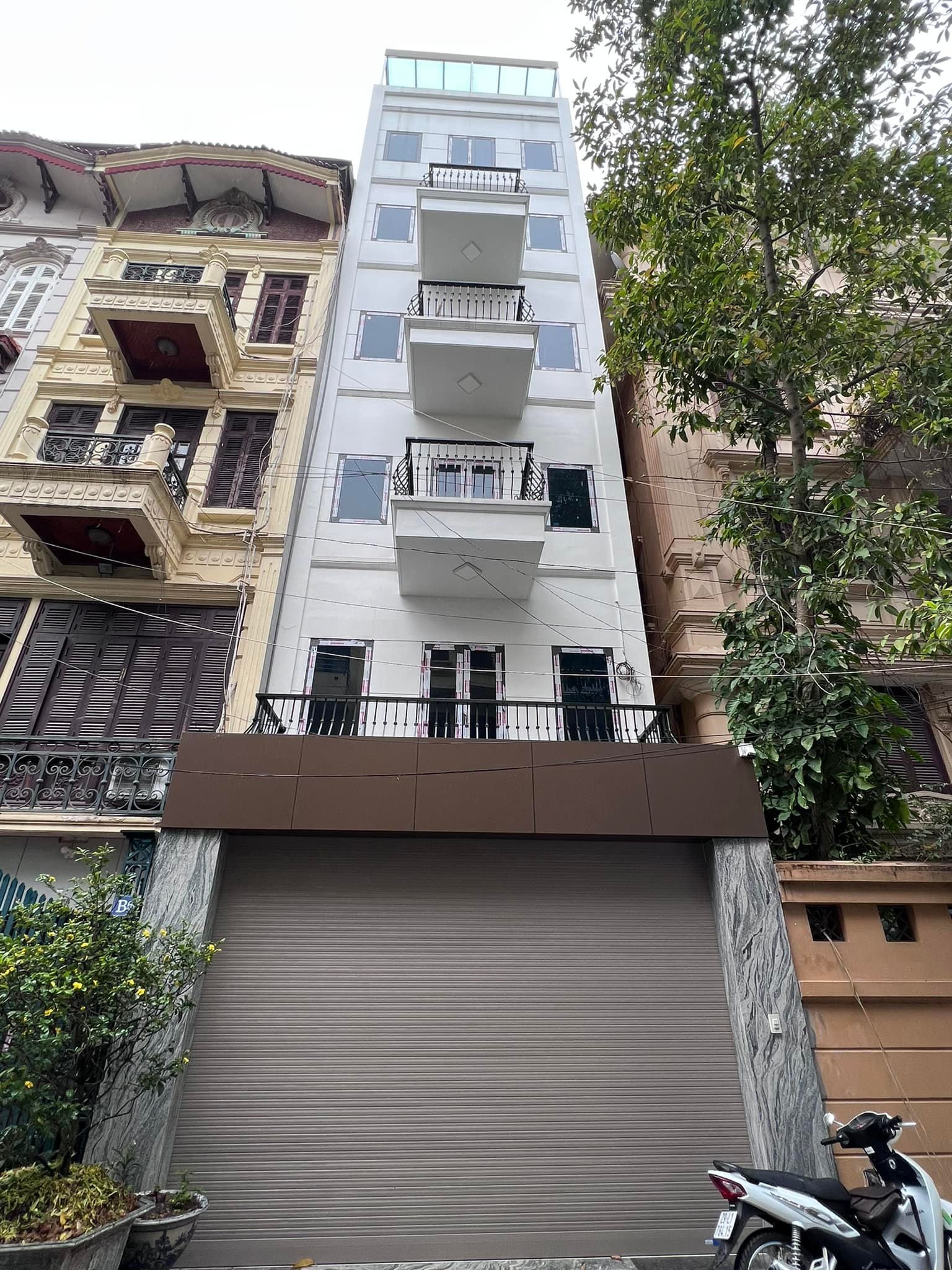 Bán nhà Văn phòng, quận Đống Đa, phố Huỳnh Thúc Kháng, tiện kinh doanh. DT50m2,Mt7m. Tin mới Dec'22