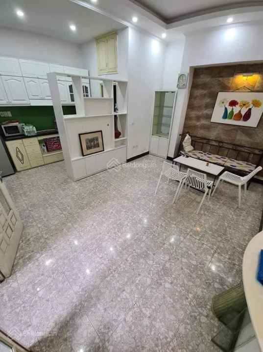 Bán nhà Huỳnh Thúc Kháng, Nguyên Hồng gần phố, ngõ to thông đẹp, rộng 50m trung tâm chỉ hơn 6 tỷ