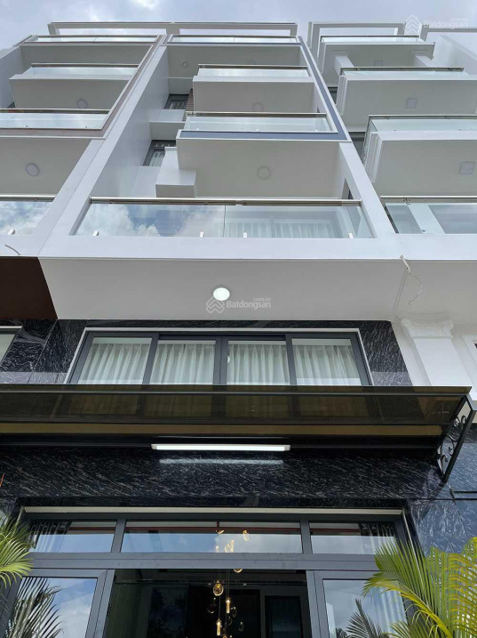 Bán nhà Lạc Long Quân, Quận 11 tuyệt phẩm 4L TK Merlion Singapore đẹp lung linh, có T. máy, hẻm ôtô