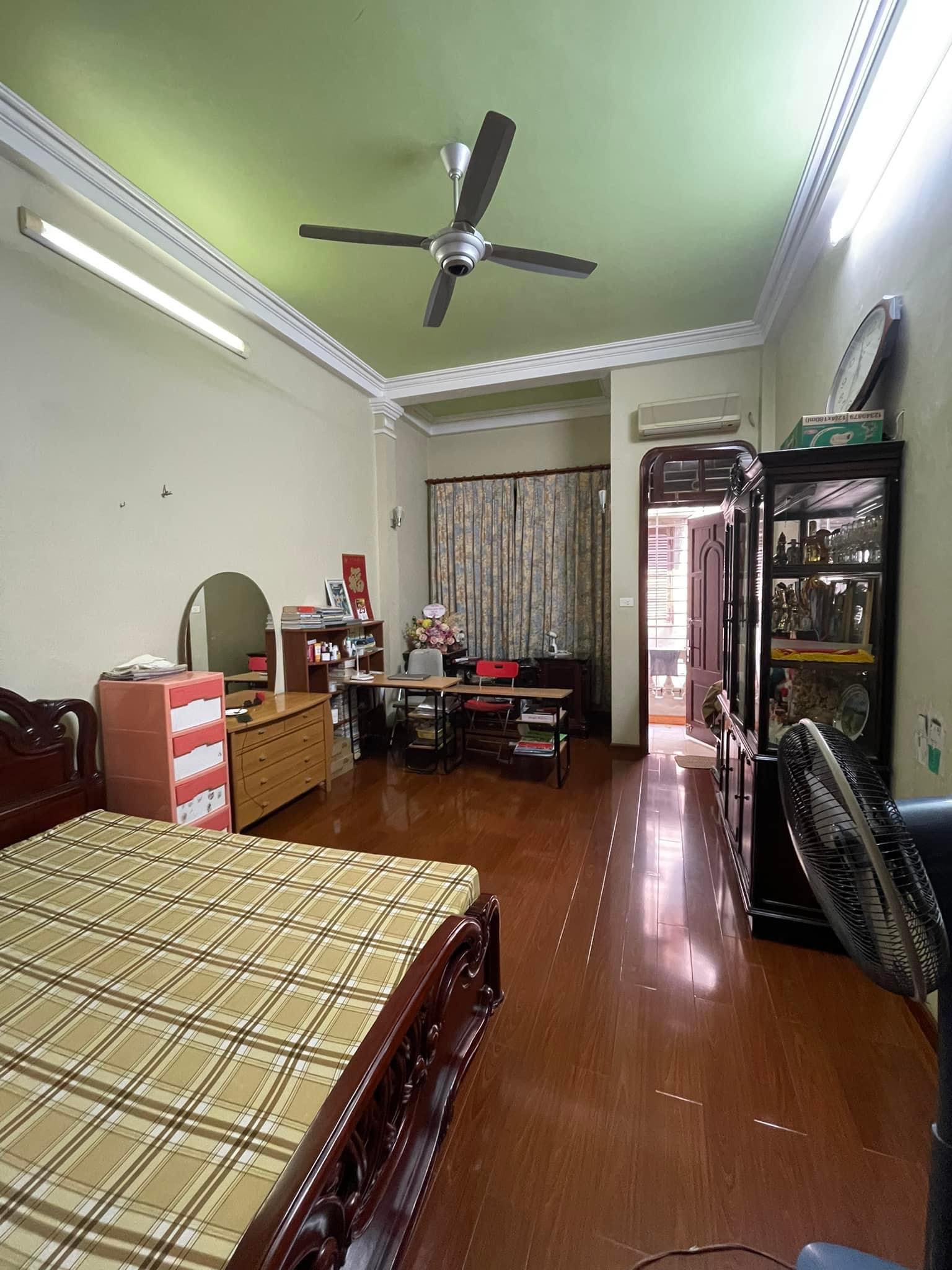 Bán nhà Lê Quang Đạo, Ô TÔ, lô góc, phân lô, nhà mới, sẵn nội thất 42m2 5 T, 5,2m chỉ 3.8 tỷ