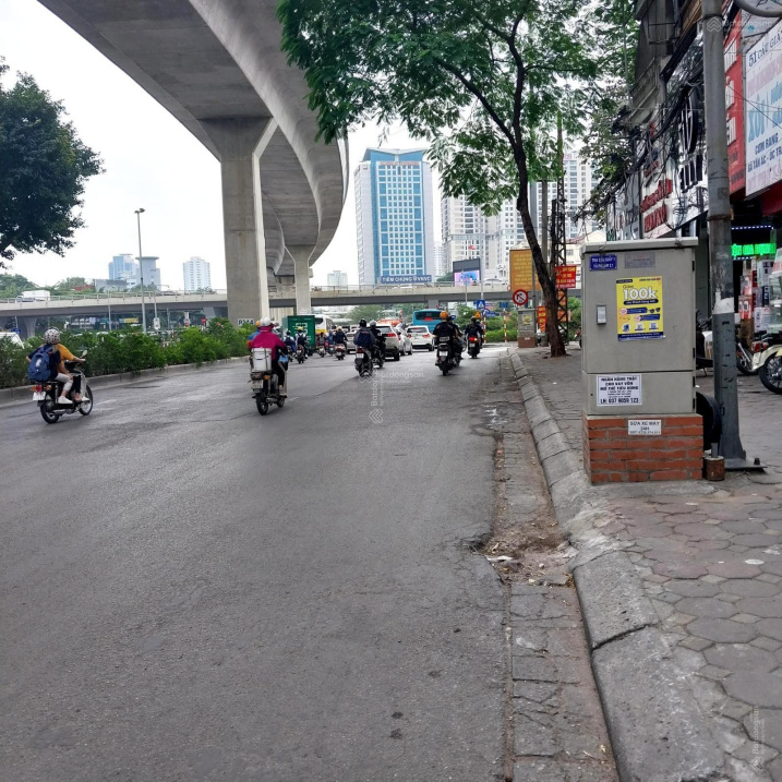 Bán nhà MP Nguyễn Hoàng 80m2 9 tầng MT 4.5m giá chỉ 32 tỷ. 2 mặt tiền trước sau