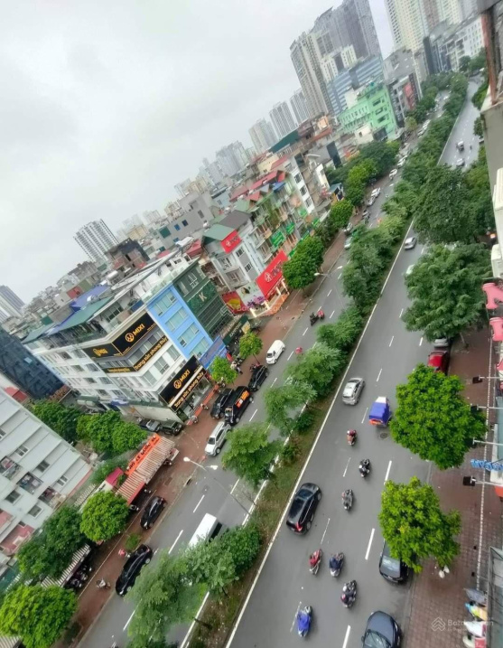 Bán nhà MP vip Dương Đình Nghệ 120m2 8 tầng MT 6m, thang máy tốc độ cao. Vỉa hè rộng