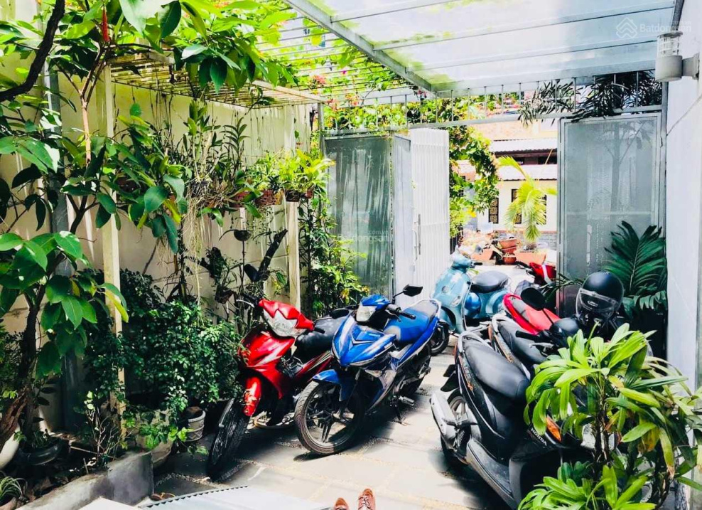 Bán nhà MT khu VIP Lâm Văn Bền, Q7, ngang khủng 7m, 115m2. Giá 14.6 tỷ