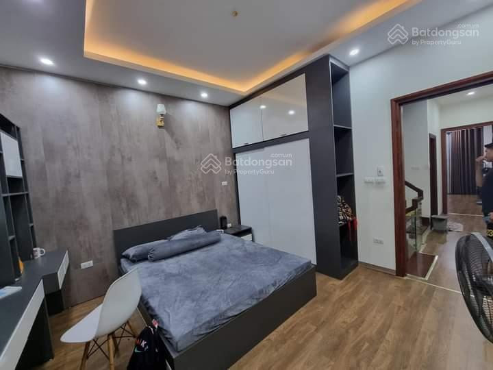 Bán nhà Mễ Trì Hạ, Nam Từ Liêm, ô tô đỗ cổng, tặng nội thất, DT 54m2 giá 6.6 tỷ