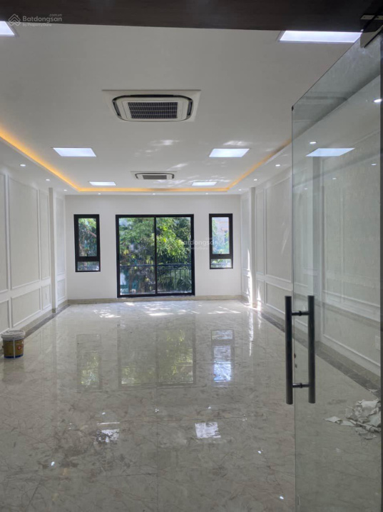 Bán nhà Nguyễn Chí Thanh, Đống Đa 7T thang máy ô tô vào nhà, ngõ thông kinh doanh