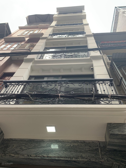 Bán nhà Nguyễn Khánh Toàn, Cầu Giấy. Nhà mới, gara ô tô, thang máy, DT 38m2, 6 tầng, giá 8.4 tỷ