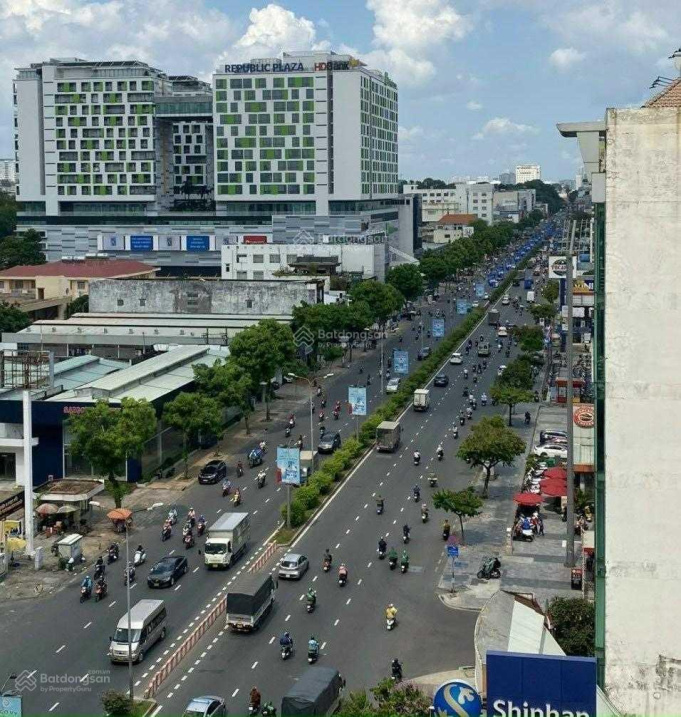 Bán nhà Quận 1 mặt tiền vip Trần Hưng Đạo, DT 7.2x20m giá chỉ 69 tỷ