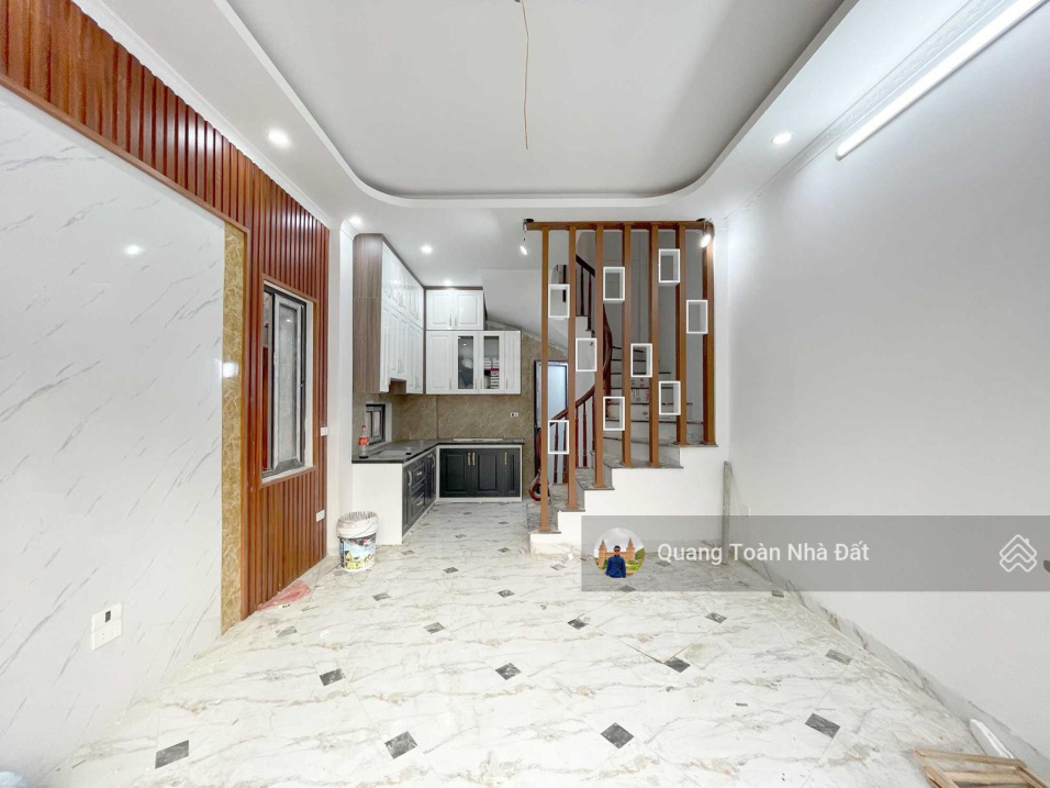 Bán nhà Tây Mỗ DT 32.8m x 5T 4 PN, vị trí ngay hồ sinh thái, cách 1 nhà ra đường ô tô dừng đỗ