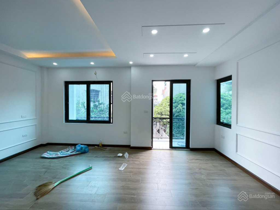 Bán nhà Tây Mỗ cạnh Vinhomes lô góc DT 36m2x4T 4PN, MT 6m cách 1 nhà ra đường ô tô (ảnh thật+video)