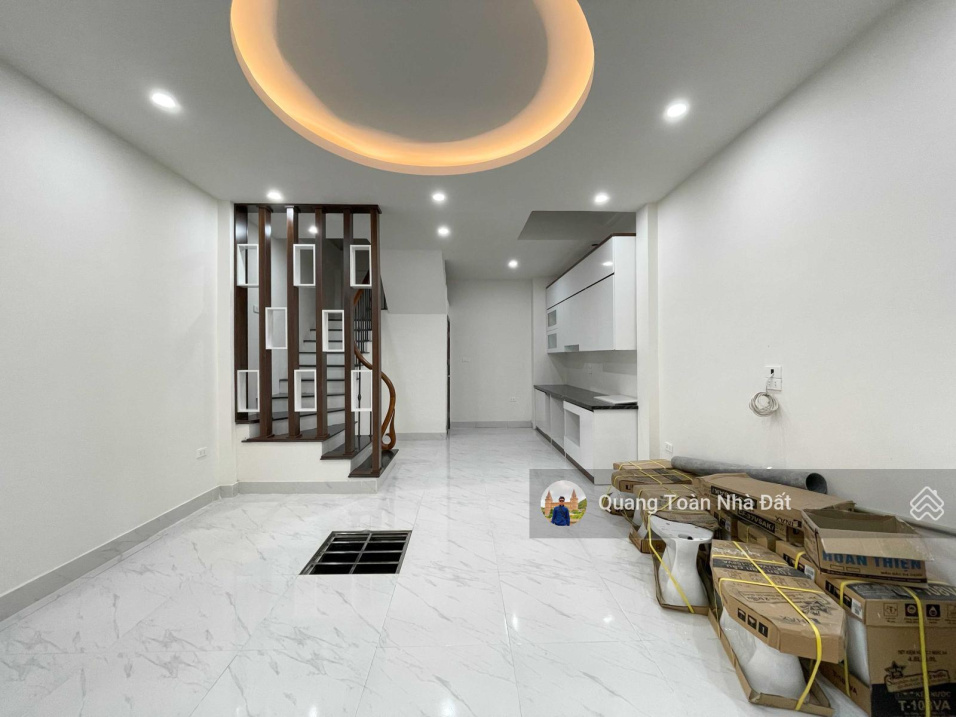 Bán nhà Tây Mỗ hàng xóm Vinhomes thiết kế hiện đại DT 33m2 x5T 3PN rộng, ô tô cách 1 nhà giá 3.35tỷ