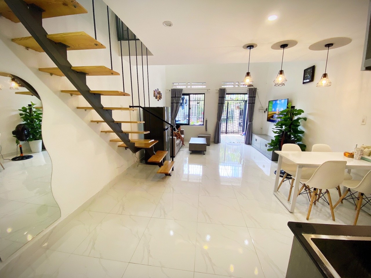 BÁN NHÀ HUỲNH NGỌC HUỆ - THANH KHÊ MỚI 130M2 CHỈ 2 TỶ 8 - SÁT MẶT TIỀN