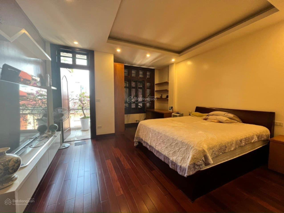 Bán nhà chính chủ TT Ba Đình. 45m2 7 tầng thang máy nhập khẩu gara ôtô 7 chỗ, nội thất xịn, 12.8 tỷ