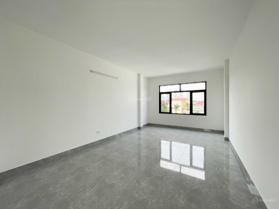 Bán nhà cũ 4 tầng dân xây, Quang Tiến, Đại Mỗ, DT 60m, đường ô tô đỗ gần, có sân để riêng, 2 thoáng