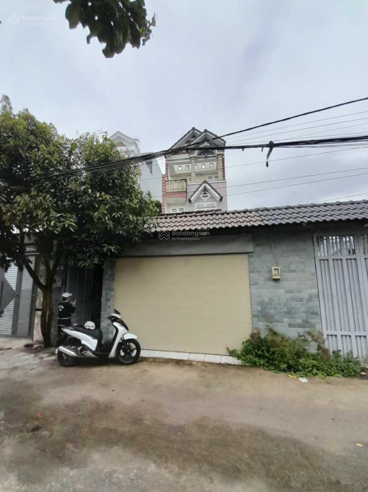 Bán nhà đẹp 3 tầng, mặt tiền đường Tân Hiệp 29, DT: 6.5 * 26m (giá: 5,8 tỷ chốt), xã Tân Hiệp