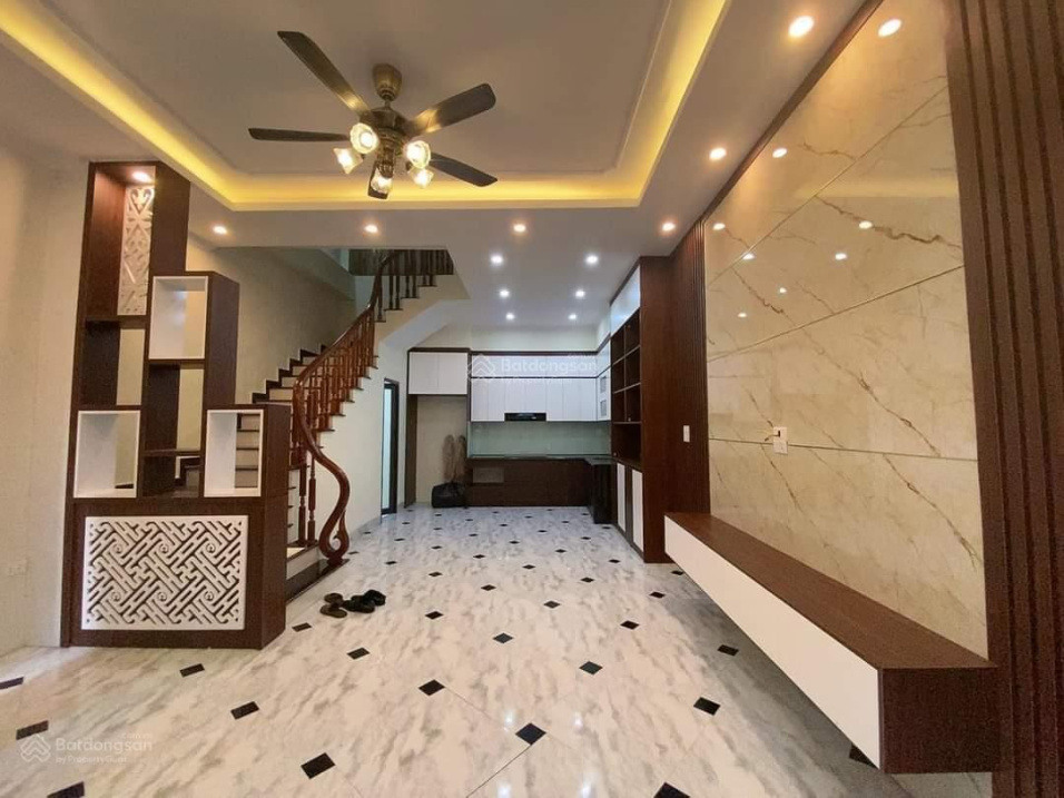 Bán nhà đẹp gần phố Mỗ Lao, Hà Đông 32m2,5T, giá 4.9 tỷ, ô tô đỗ cửa