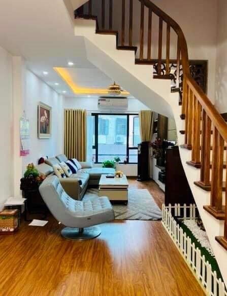 Bán nhà ngõ 75 Vĩnh Phúc Ba đình - NHÀ ĐẸP - TẶNG NỘI THẤT 5 tầng diện tích 40m2 Nhỉnh 5 tỷ.