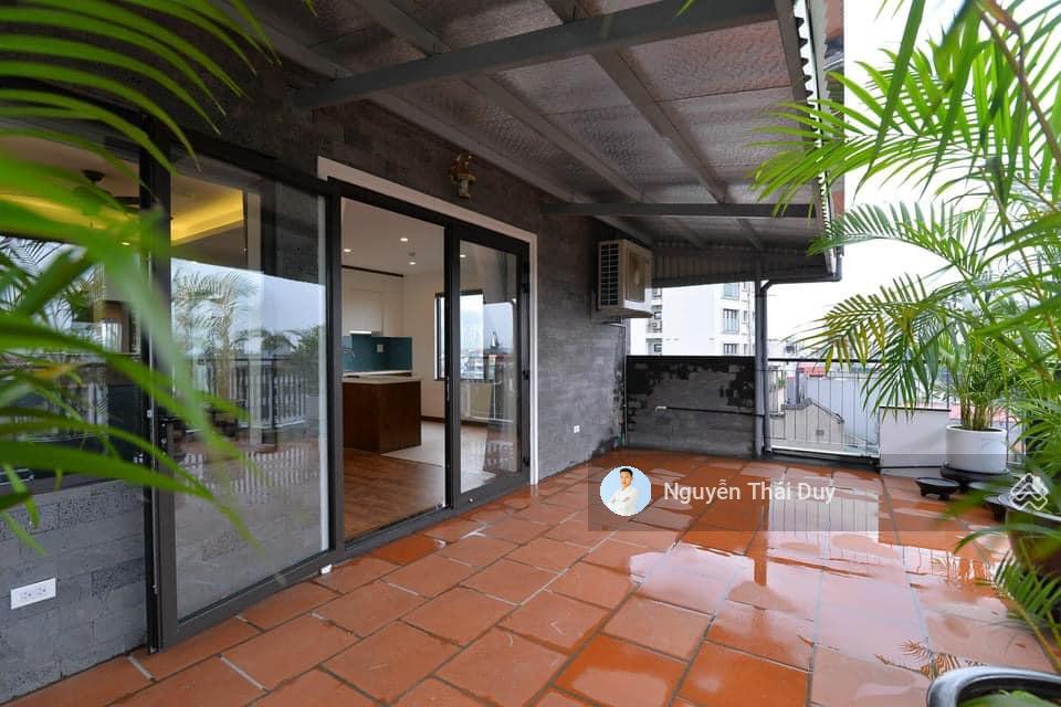 Bán nhà dòng tiền 3.5 tỷ/năm Từ Hoa, Tây Hồ 155m2, MT 9m, thang máy, view Hồ Tây, chỉ hơn 70 tỷ