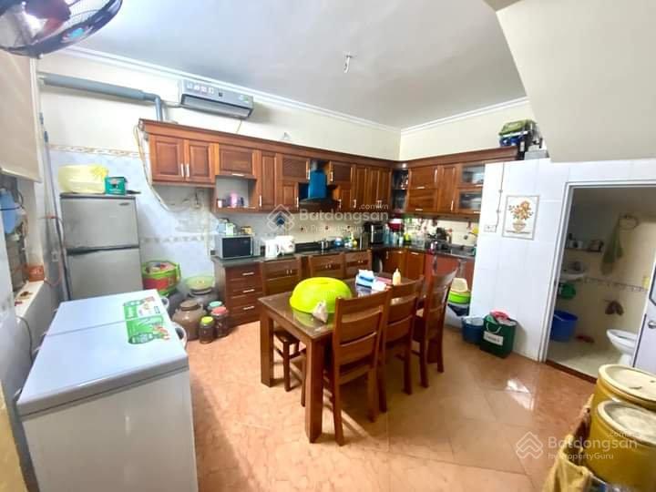 Bán nhà đường Phạm Văn Đồng, Cầu Giấy, lô góc, Ô tô, kinh doanh sầm uất, 52m2, 9.7 tỷ