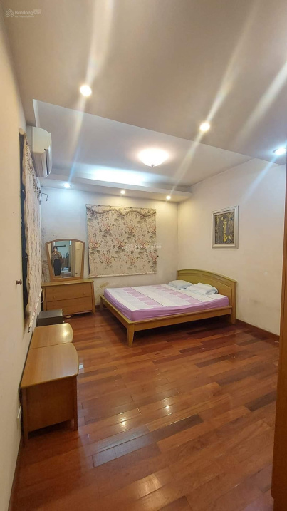 Bán nhà gấp nhà phố Hồng Mai kinh doanh khủng oto tránh 95m2 mặt tiền 5.8m giá 25 tỷ