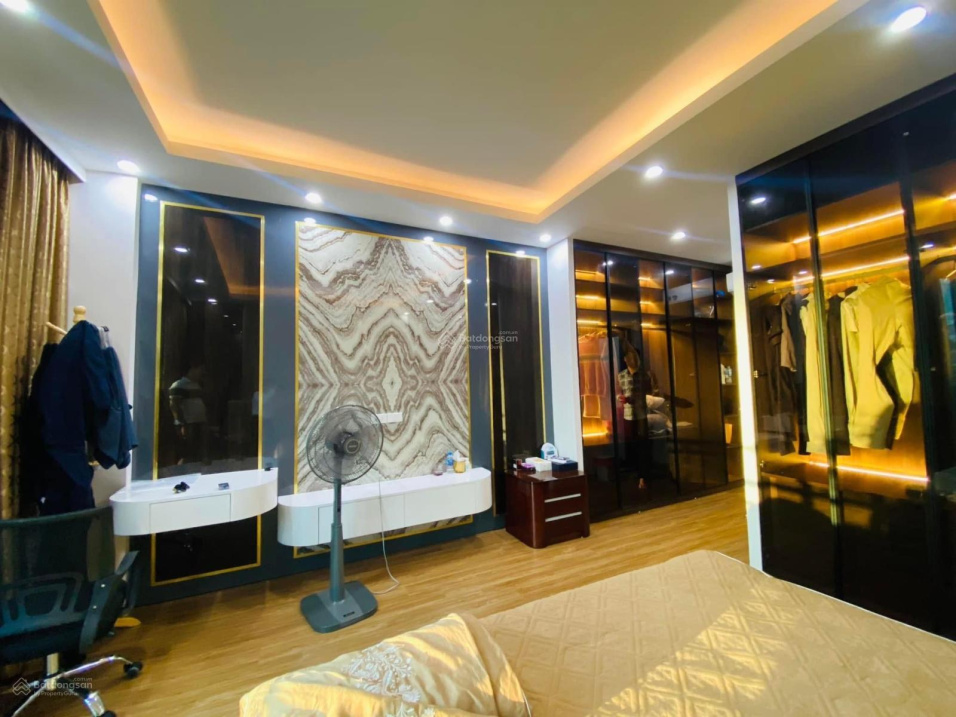 Bán nhà liền kề 67 Phùng Khoang, 95m2 x 4 tầng x 8m mặt tiền, văn phòng. Giá 13,9 tỷ thương lượng