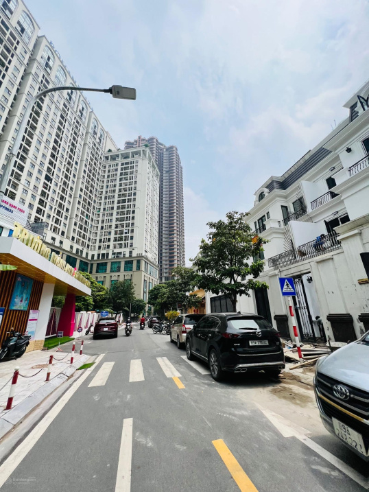 Bán nhà liền kề Nguyễn Văn Lộc Mỗ Lao, Hà Đông 80m2x 5 tầngx6m mặt tiền, chân chung cư, kinh doanh