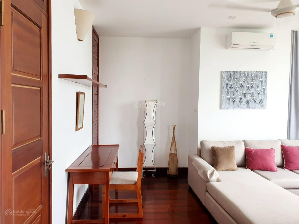 Bán nhà mặt Hồ Tây, Vị trí Víp 145m2, 9 tầng, 117 tỷ thương lượng