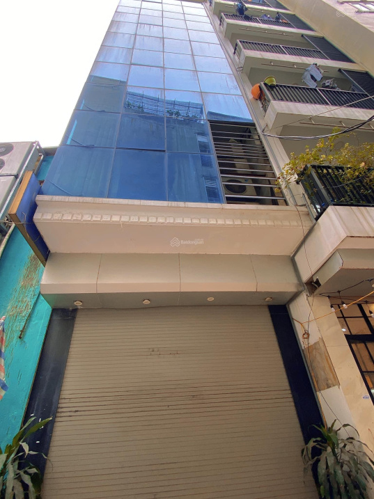 Bán nhà mặt phố Bưởi 6 tầng đẹp full đồ 45m2 12 tỷ thương lượng sâu LH 0904 556 956