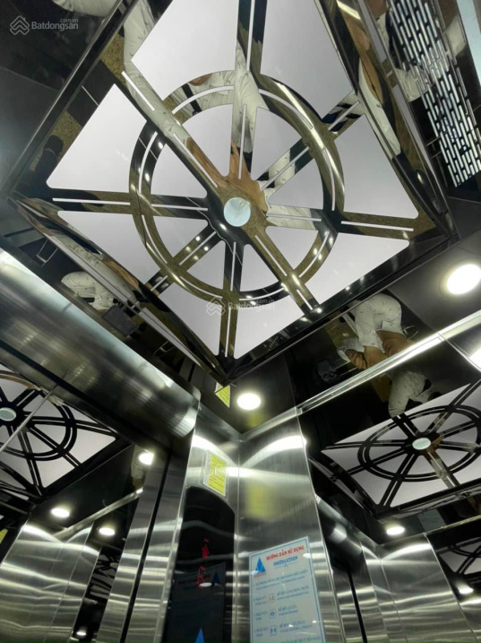 Bán nhà mặt phố Láng Hạ đẹp lô góc nở hậu KD cực đỉnh 100m2 x 5 tầng, MT 5 m, 49 tỷ