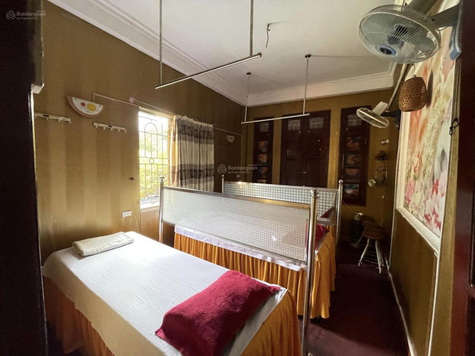 Bán nhà mặt phố Nguyễn Thị Định, 75m2, 4 tầng, 28 tỷ