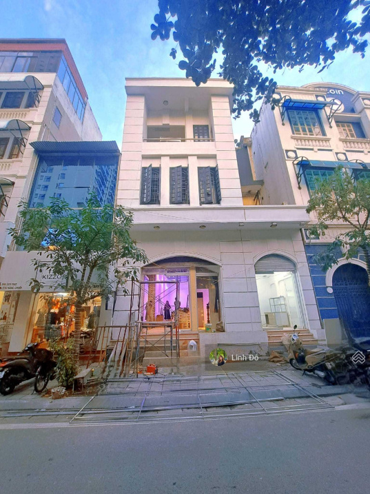 Bán nhà mặt phố Tô Ngọc Vân, Tây Hồ, đoạn đẹp nhất phố, 100m2, 6m mặt tiền, 50 tỷ