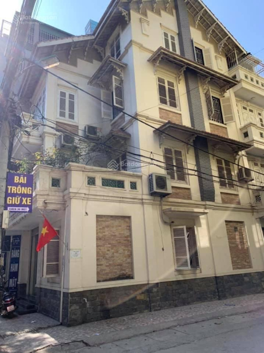 Bán nhà mặt phố Trần Thái Tông, lô góc kinh doanh, diện tích 60m2, mặt tiền rộng, giá đầu tư