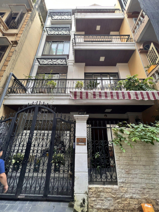 Bán nhà mặt phố đi bộ Trịnh Công Sơn, Tây Hồ, 90m2, mặt tiền rộng đẹp, 39 tỷ