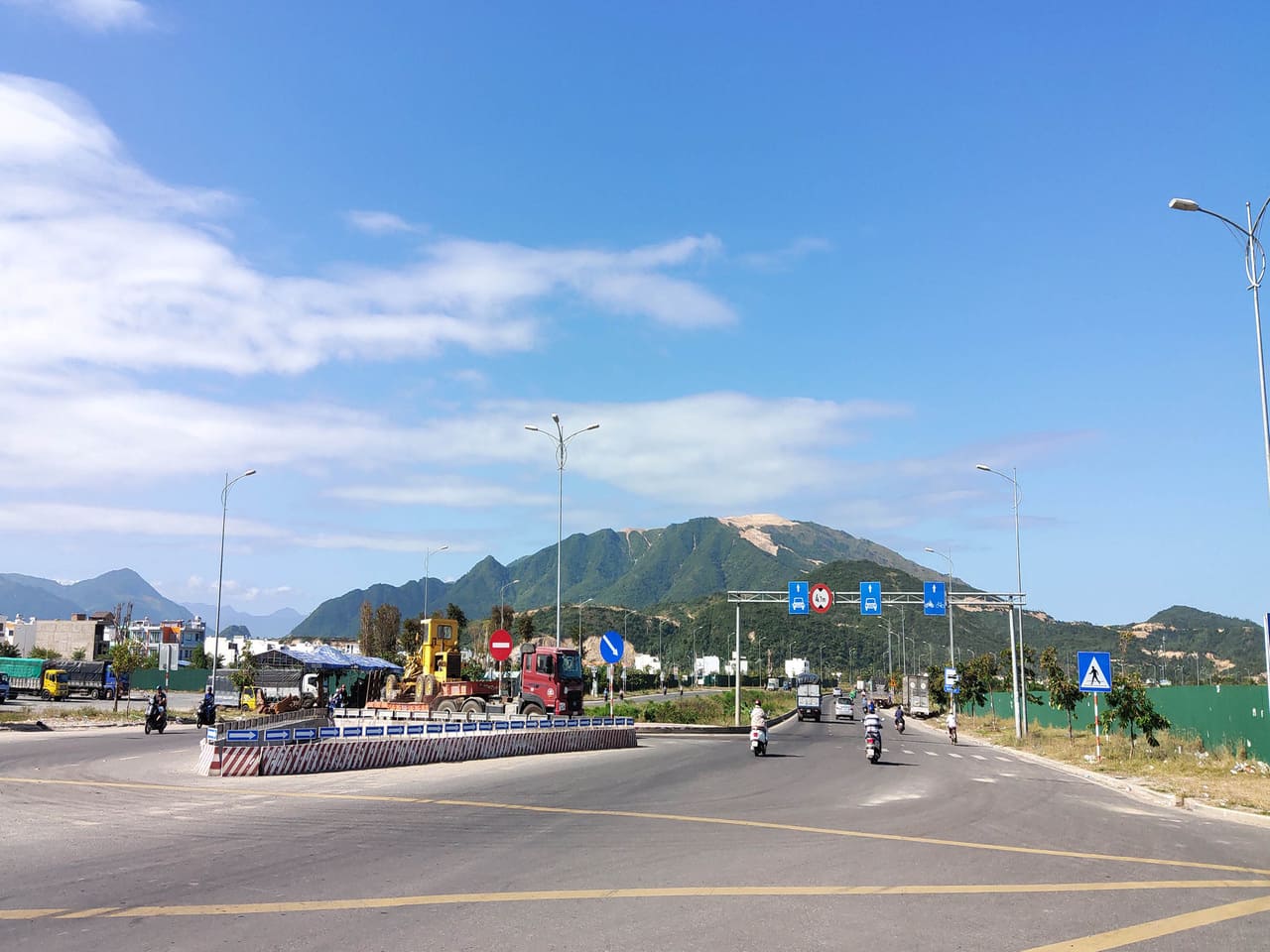 Ban-nha-mat-tien-Phong-Chau-Nha-Trang-1