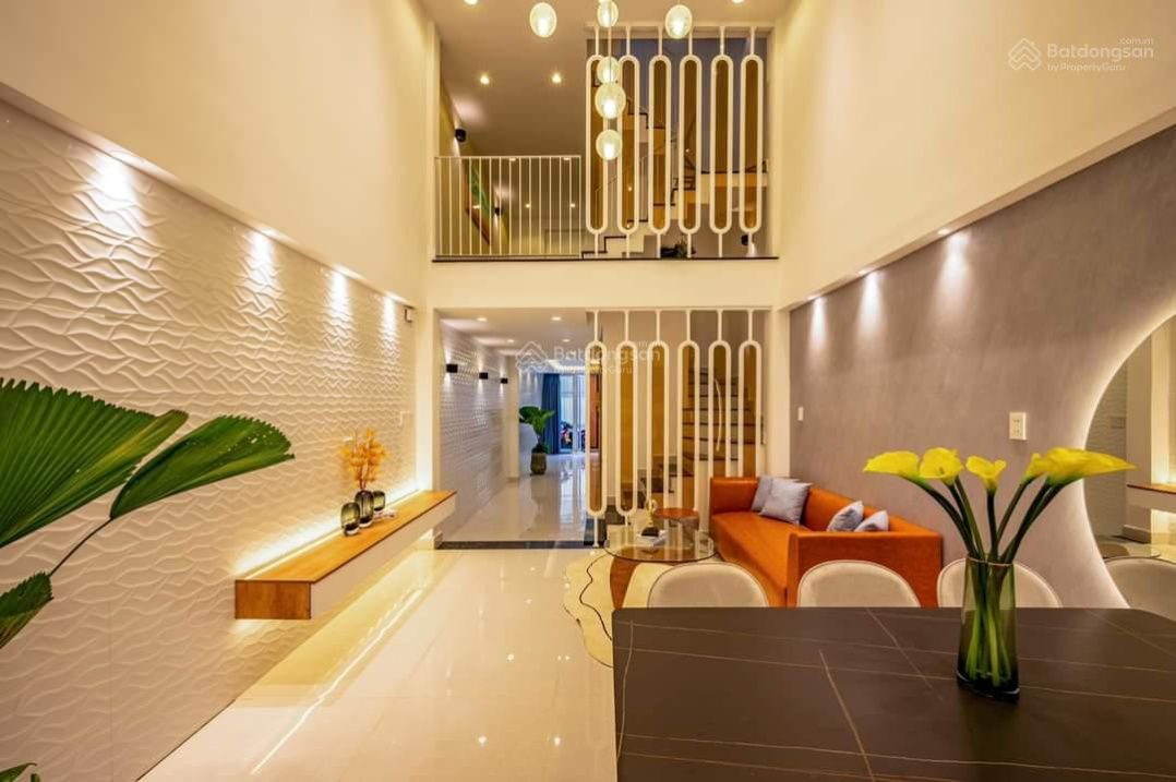 Bán nhà mặt tiền Quận 10- Nguyễn Chí Thanh giá đầu tư chỉ 31 tỷ