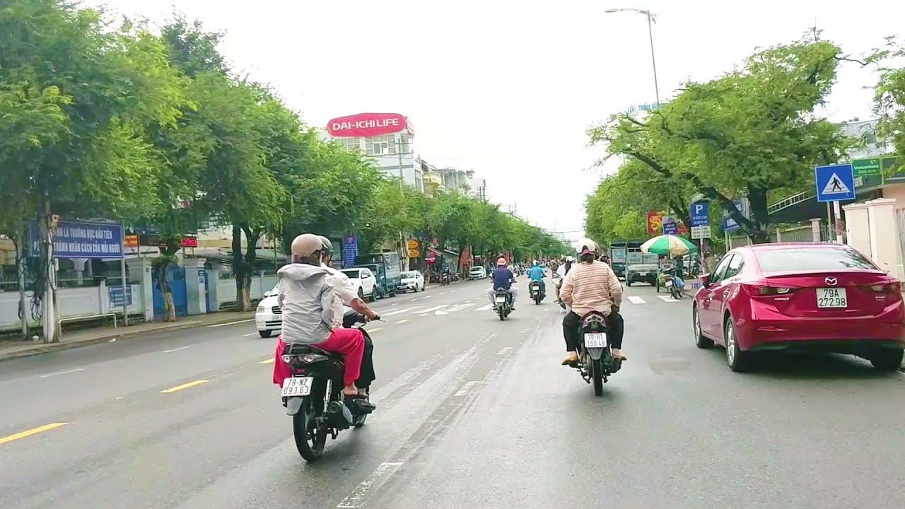 Ban-nha-mat-tien-Tran-Nguyen-Han-Nha-Trang-3