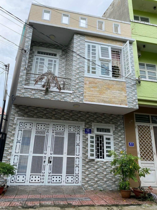 Bán nhà mặt tiền đường Lê Thị Riêng khu Bãi Cát Vàng