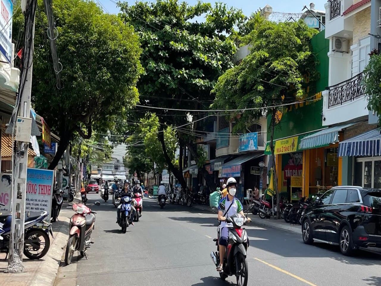 Ban-nha-mat-tien-duong-Sinh-Trung-Nha-Trang-2-1